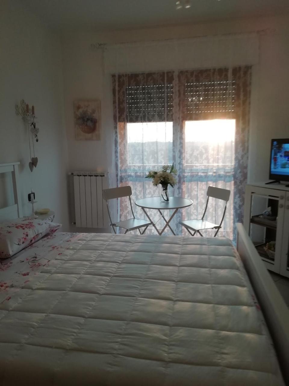 Beti House Heart'S And Roses Rooms Ponte Galeria Rom bilde
